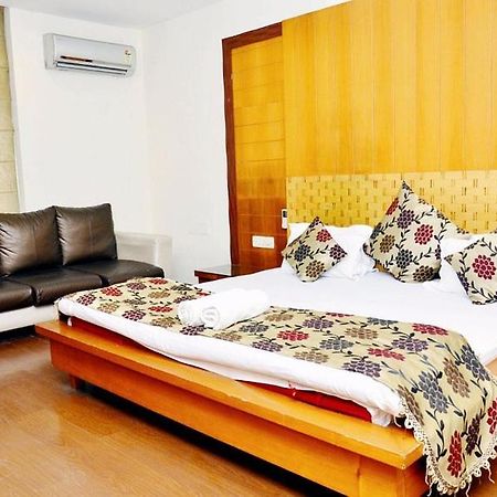 Hotel Mandakini Plaza Kanpur Buitenkant foto
