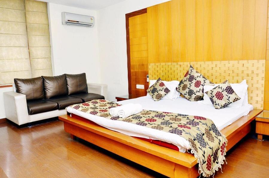 Hotel Mandakini Plaza Kanpur Buitenkant foto