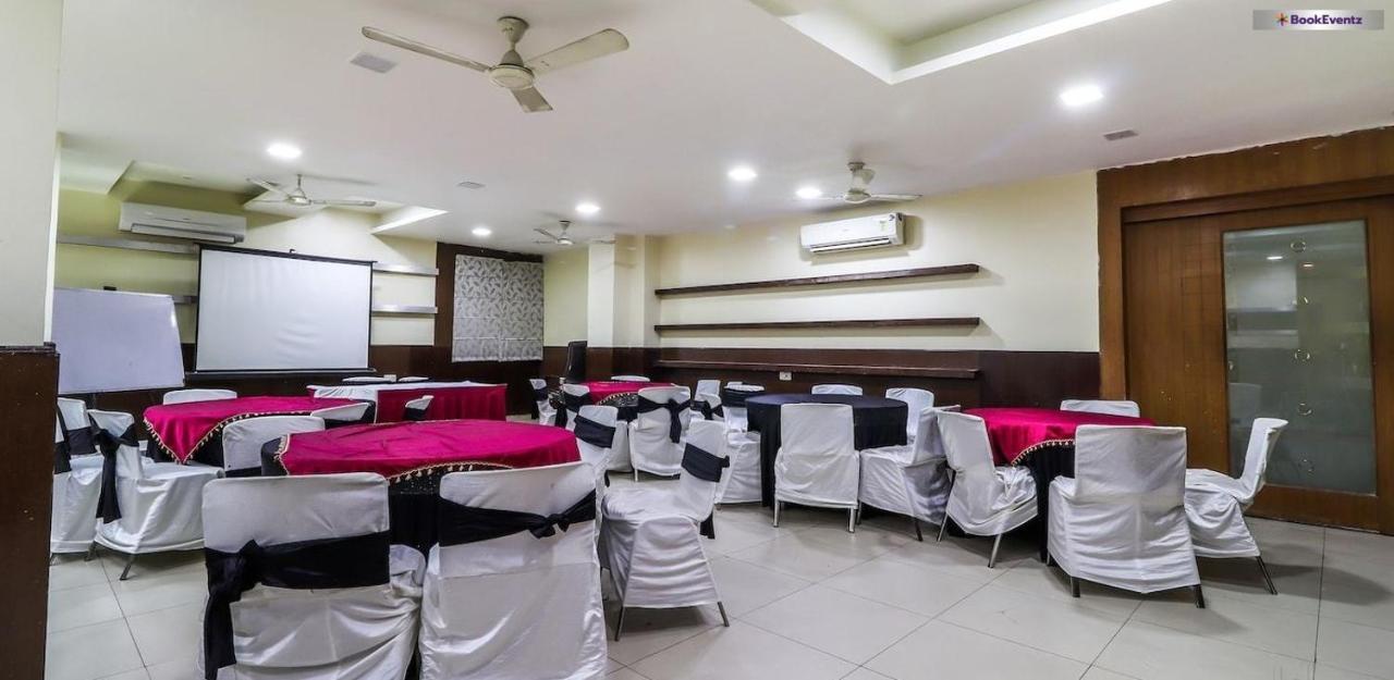 Hotel Mandakini Plaza Kanpur Buitenkant foto