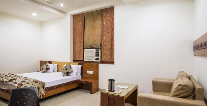 Hotel Mandakini Plaza Kanpur Buitenkant foto