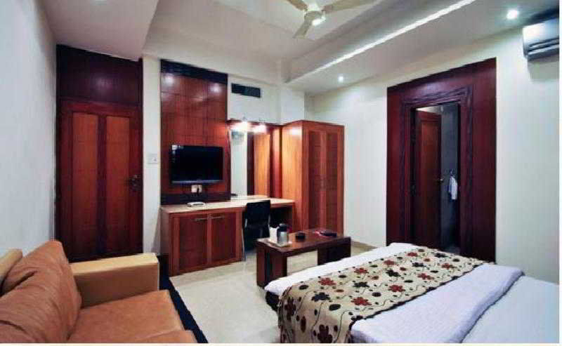 Hotel Mandakini Plaza Kanpur Buitenkant foto